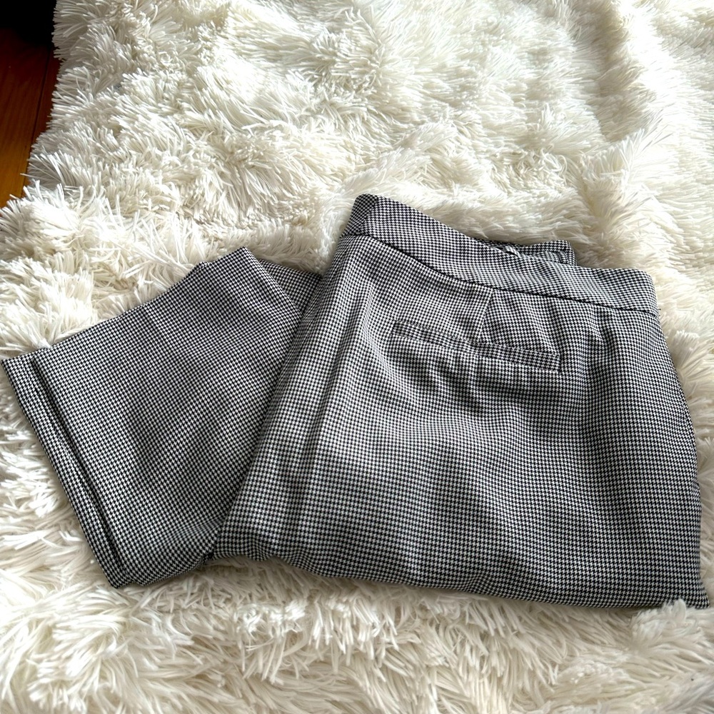 Gently Loved Women’s Halogen Dress Pants